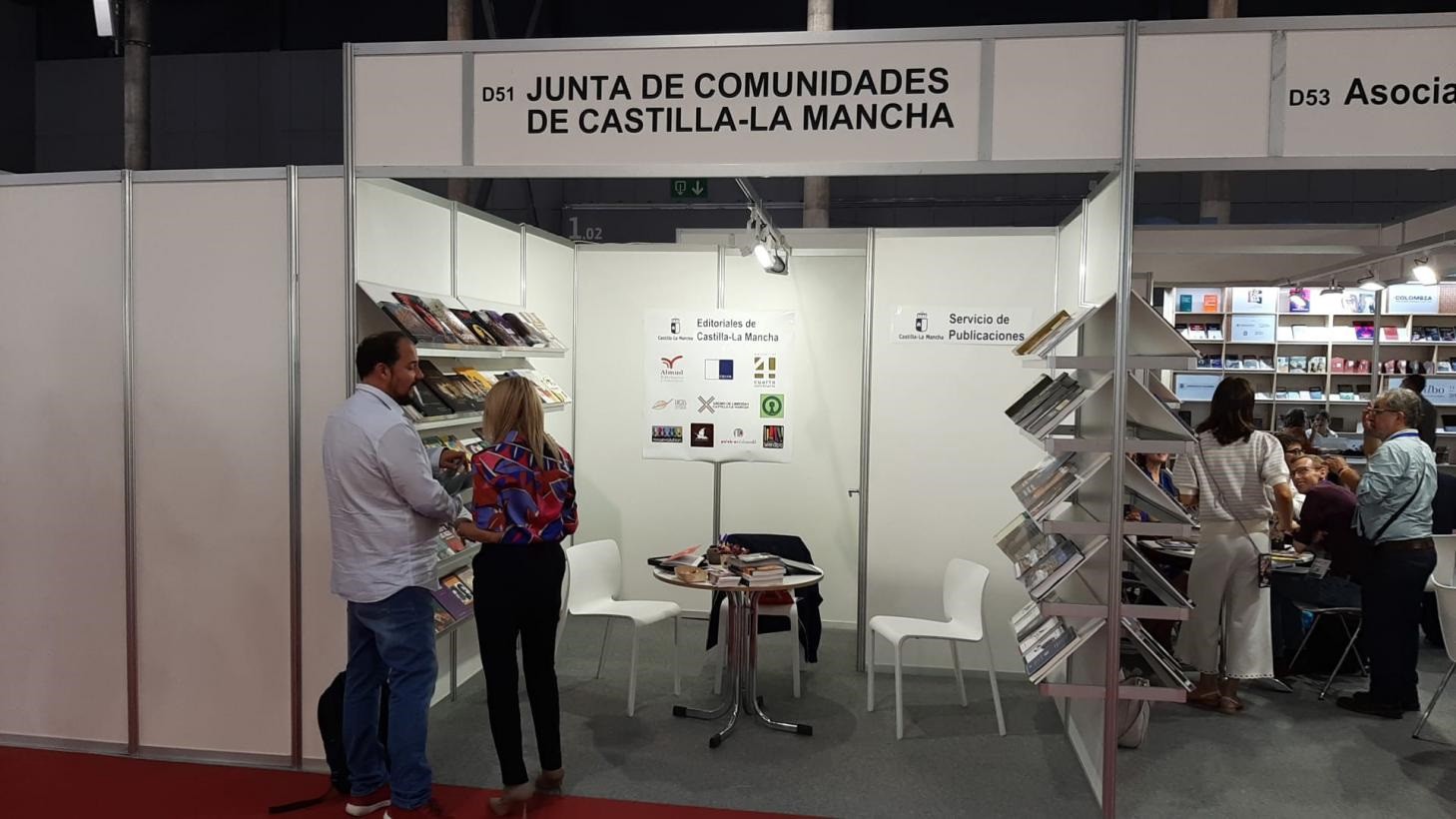 El Gobierno regional promociona su fondo editorial y facilita a diez editoriales de Castilla-La Mancha su participación en LIBER 2022.