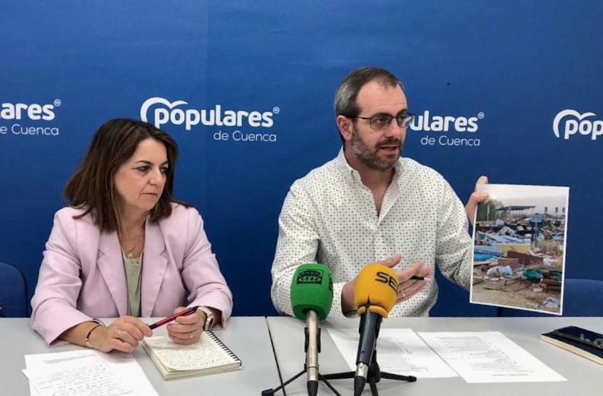 Los diputados del Grupo Popular en la Diputación de Cuenca en rueda de prensa.