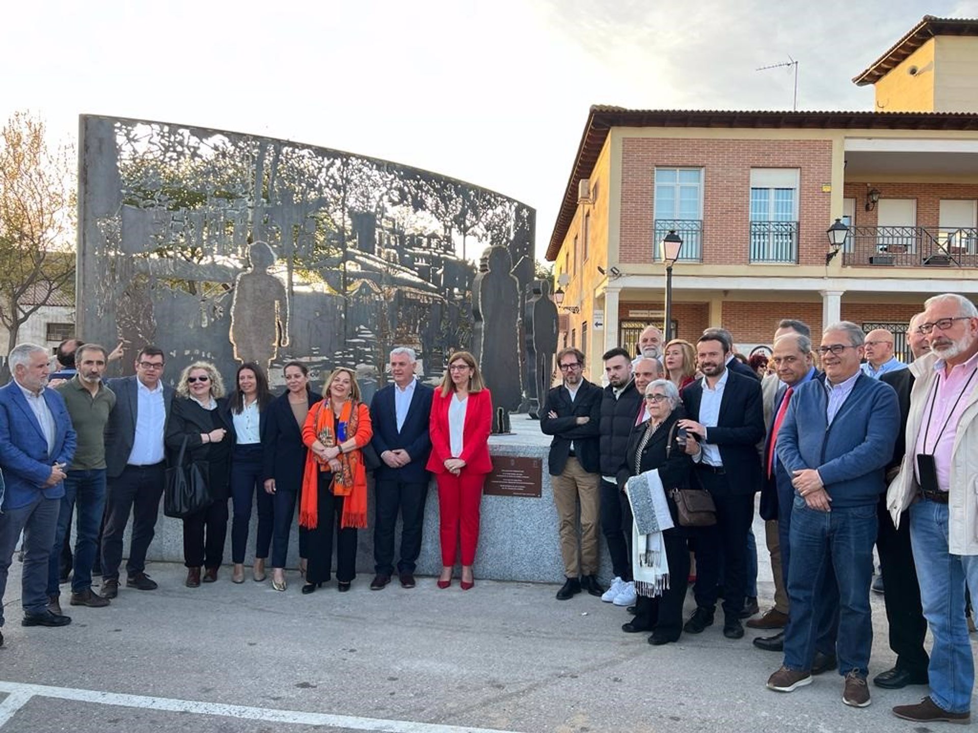 El Gobierno regional participa, en Villanueva de la Torre, en la inauguración del Parque en homenaje a la labor de los alcaldes y alcaldesas de Guadalajara durante la pandemia - JCCM