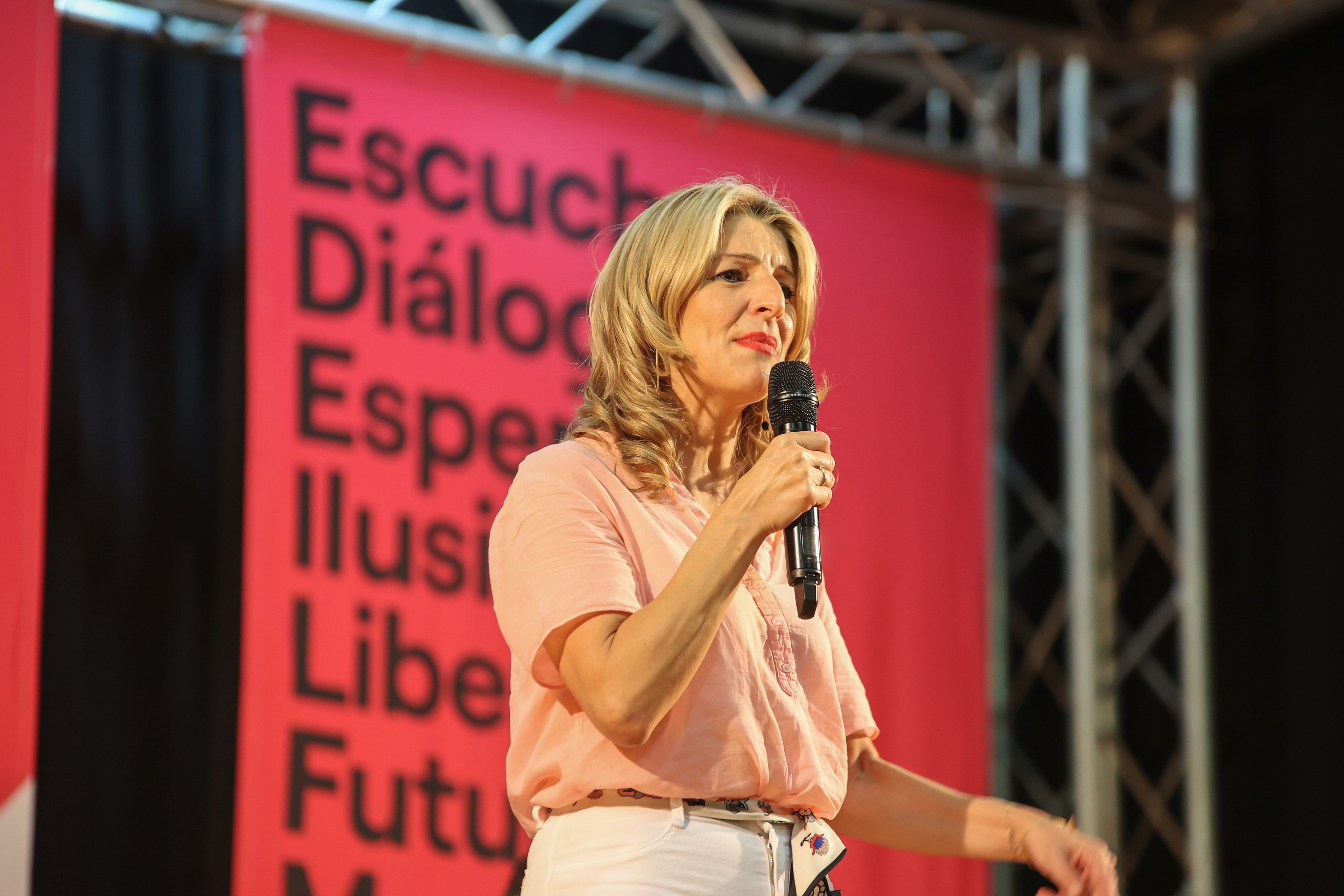 La vicepresidenta segunda del Gobierno y ministra de Trabajo, Yolanda Díaz, durante un acto de escucha de su proyecto Sumar, en el Círculo Mercantil, a 25 de marzo de 2023, en Las Palmas de Gran Canaria, Gran Canaria, Canarias, (España).