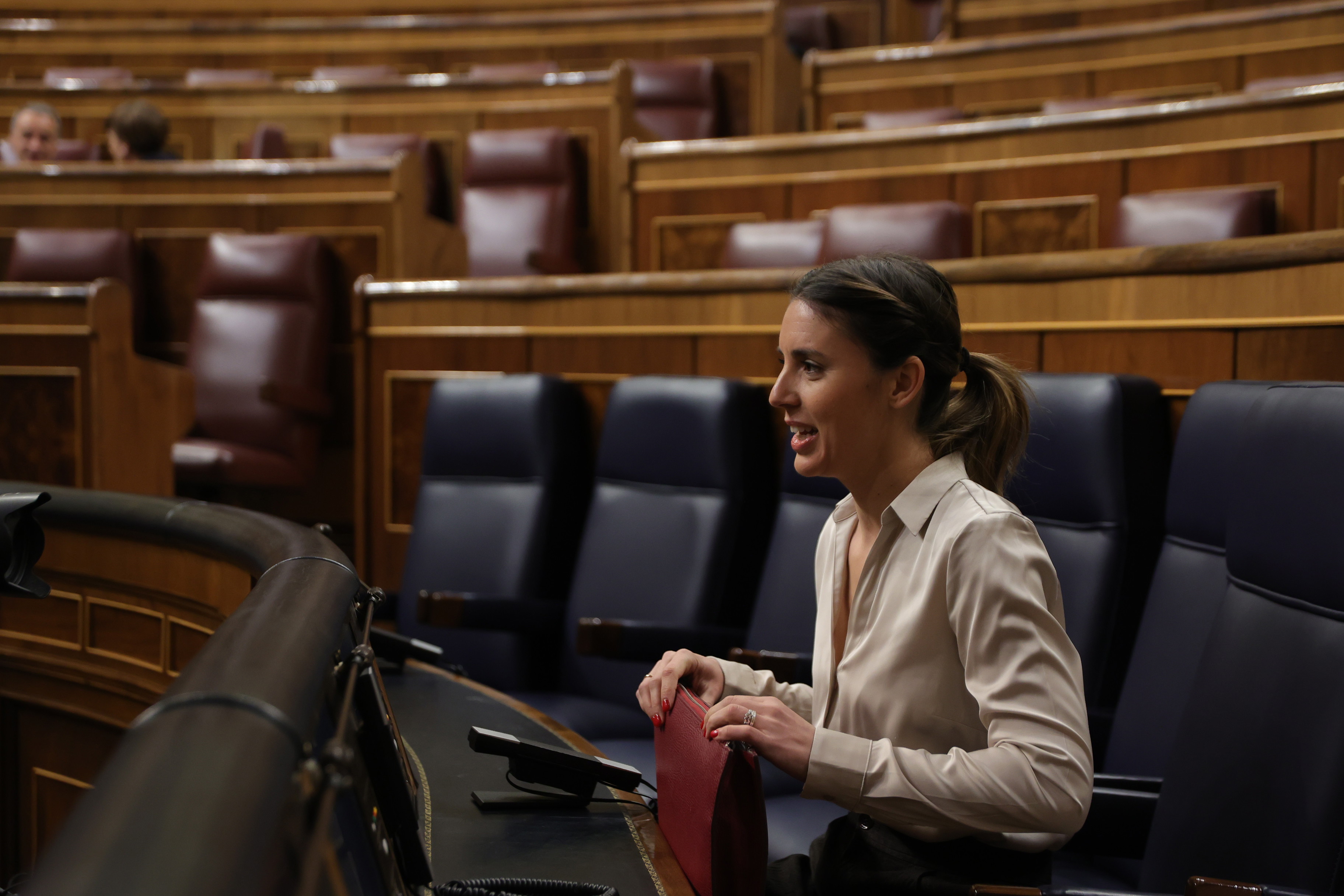 La ministra de Igualdad, Irene Montero, durante una sesión plenaria, en el Congreso de los Diputados, a 29 de marzo de 2023, en Madrid (España).