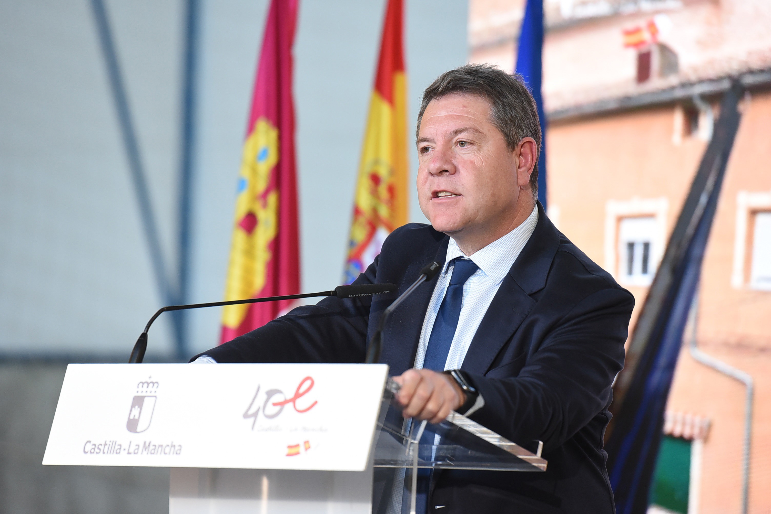 El presidente de Castilla-La Mancha, Emiliano García-Page, inaugura el Recinto multiusos de San Lorenzo de la Parrilla (Cuenca).