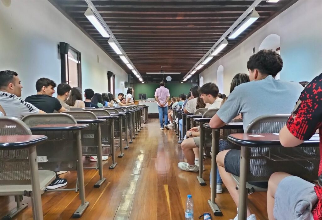 Universitarios rechazan la EBAU común del PP y avisan de que puede generar un «agravio comparativo» entre CCAA