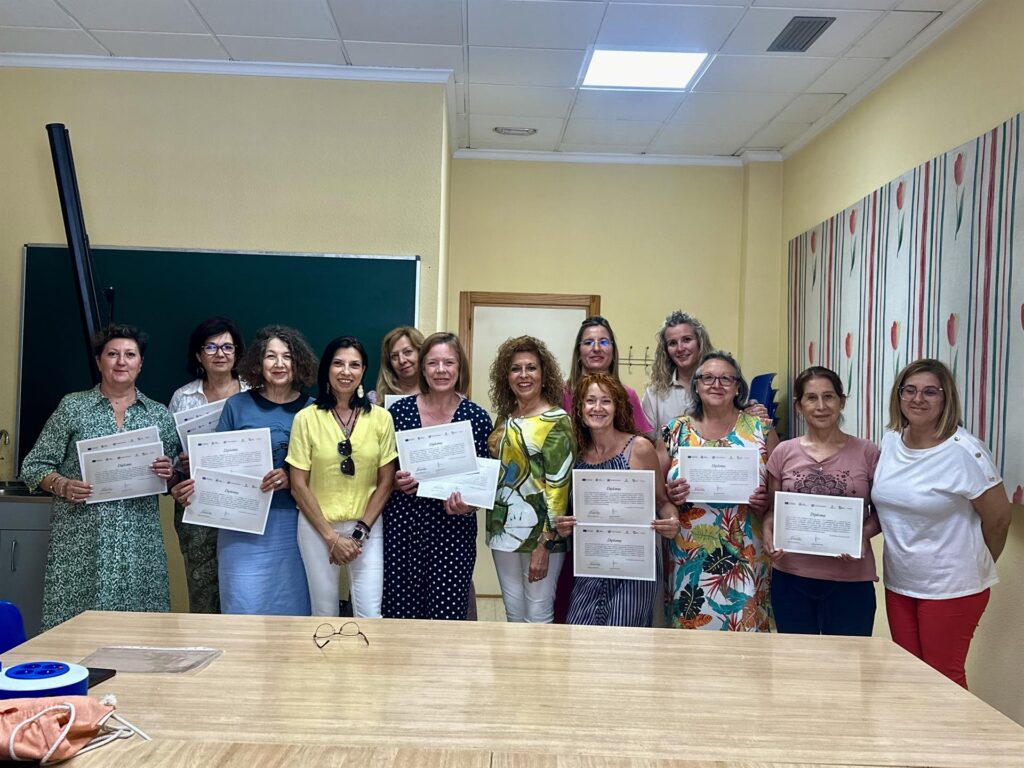 El Centro de la Mujer de Albacete imparte a una formación a mayores de 55 años para reducir la brecha digital