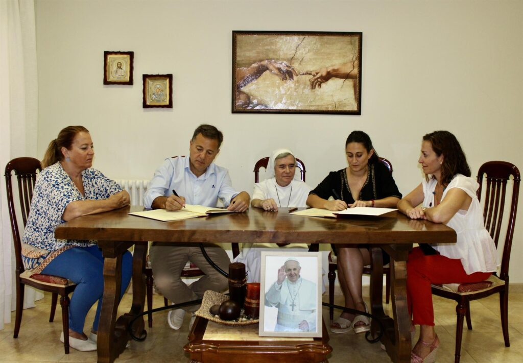 Albacete suscribe un convenio con la Institución Sagrado Corazón por 25.000 euros para proyectos sociales