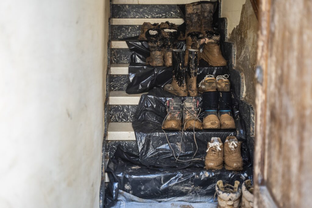 La Generalitat ubica en residencias a mayores dependientes con viviendas dañadas por la DANA