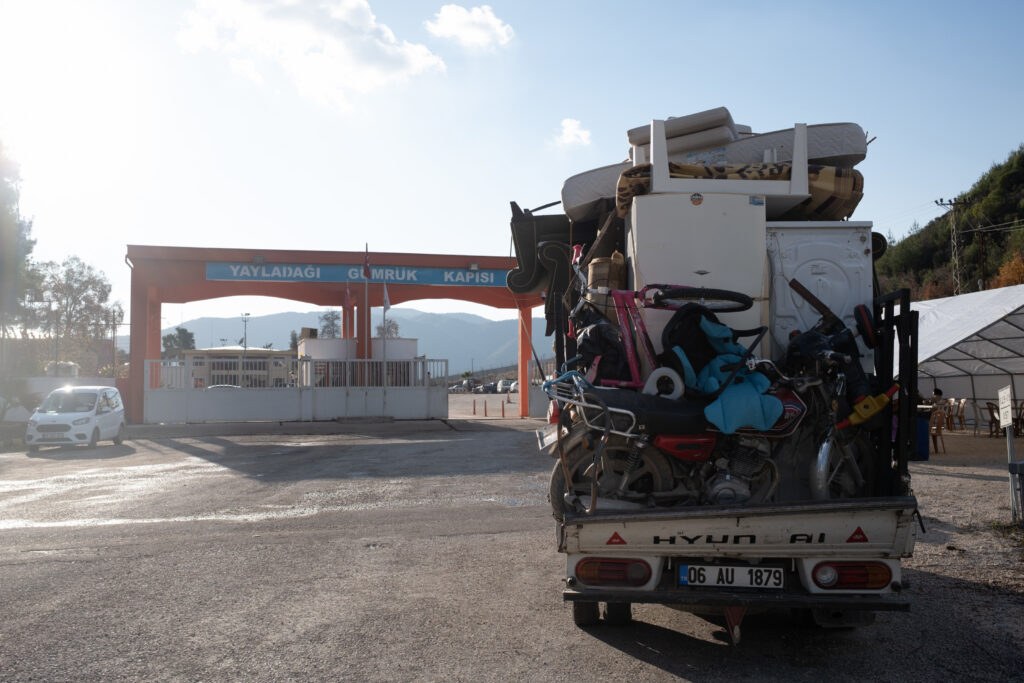 Turquía cifra en más de 25.000 los refugiados que han vuelto a Siria desde la caída de Al Assad