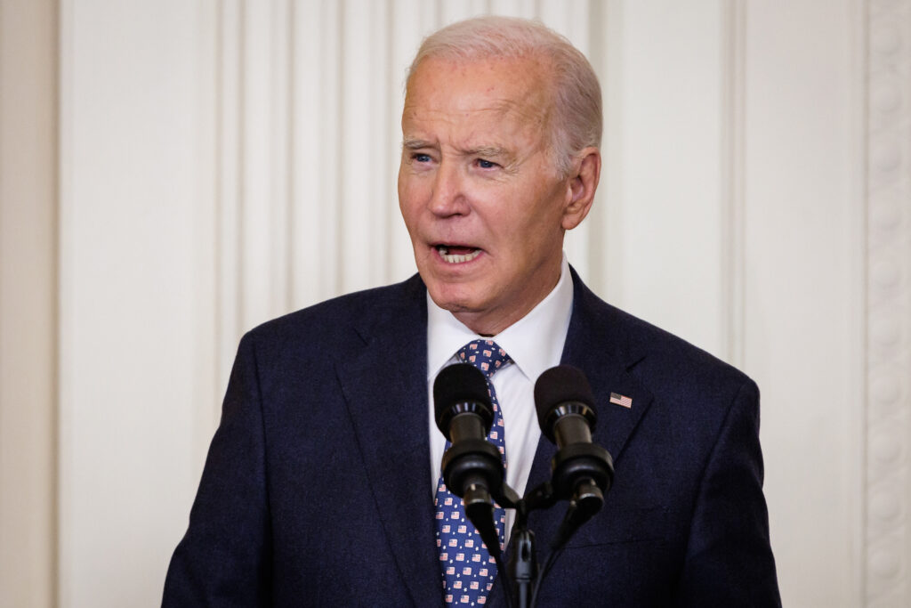 Biden insta a no «olvidar» o «reescribir» el asalto al Capitolio de EEUU