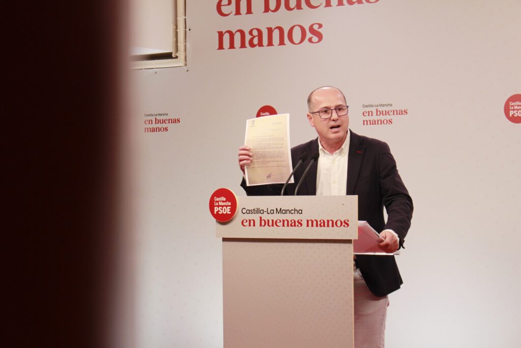 PSOE pregunta a Núñez si ha «dado la orden» de enviar cartas «políticas» y no informativas en ayuntamientos de PP