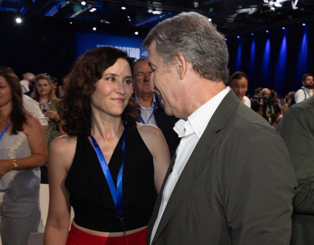 Ayuso critica a un Sánchez «escorado a la extrema izquierda» y que «se pondría el chándal caribeño»